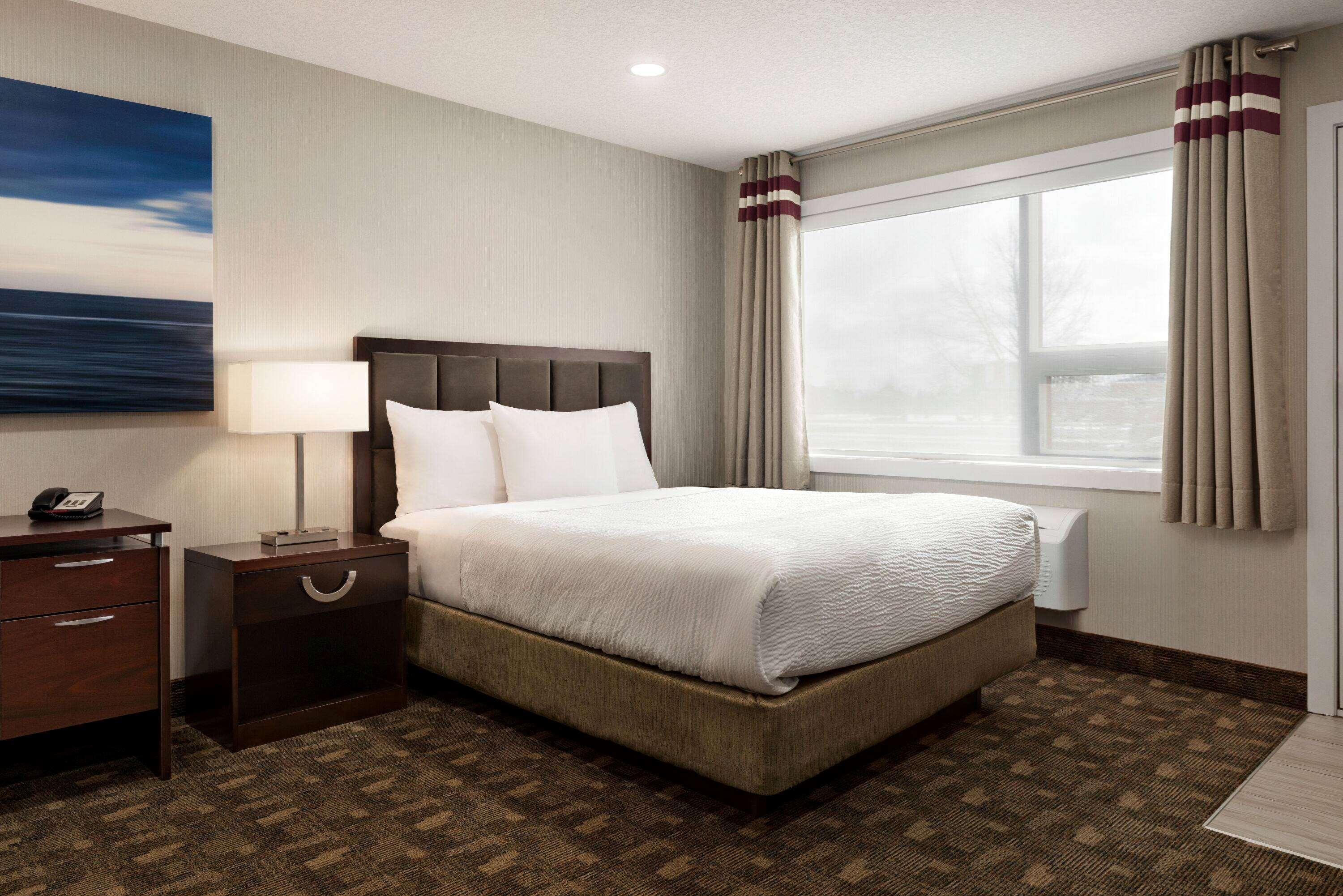 Days Inn By Wyndham Wainwright Bagian luar foto