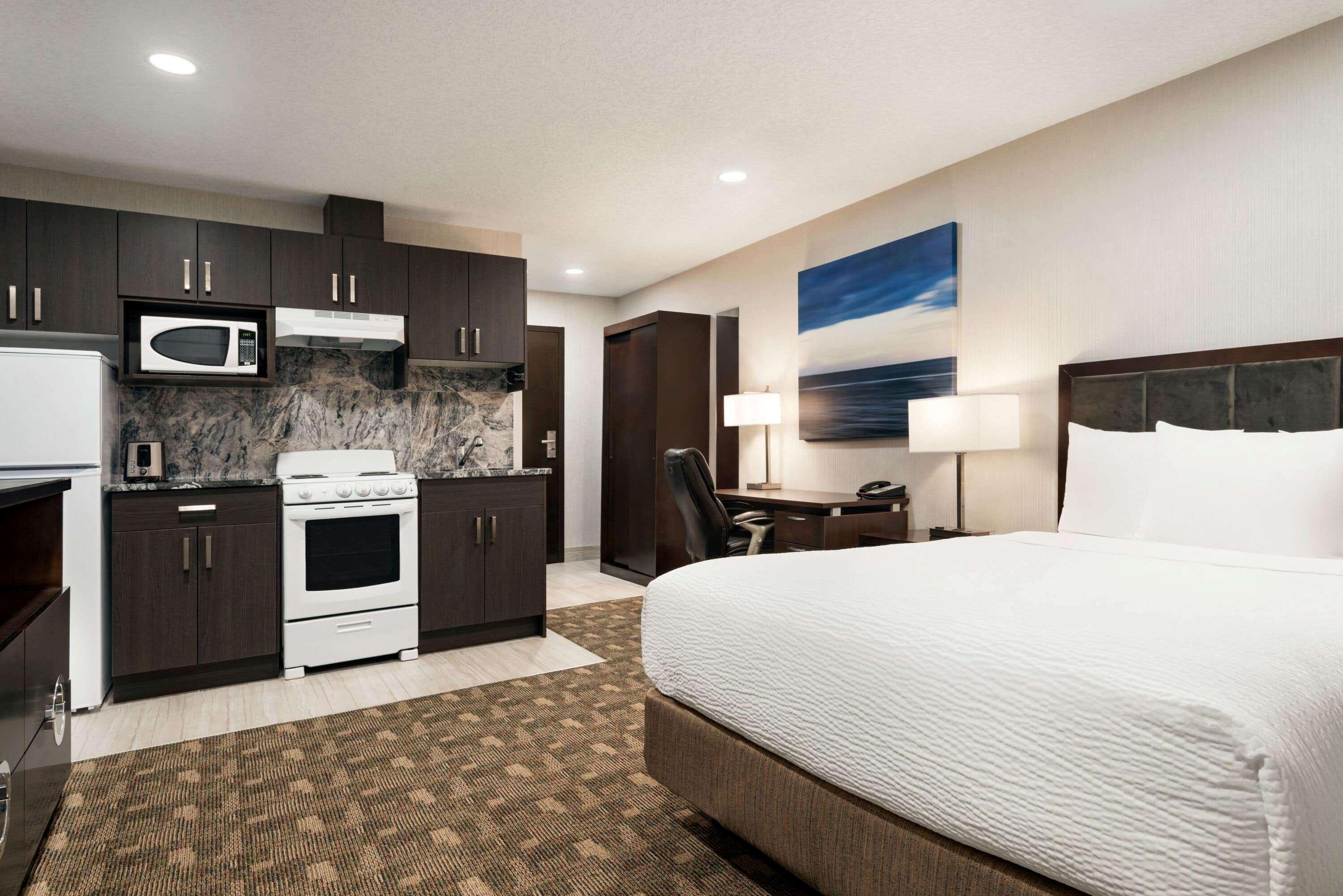Days Inn By Wyndham Wainwright Bagian luar foto
