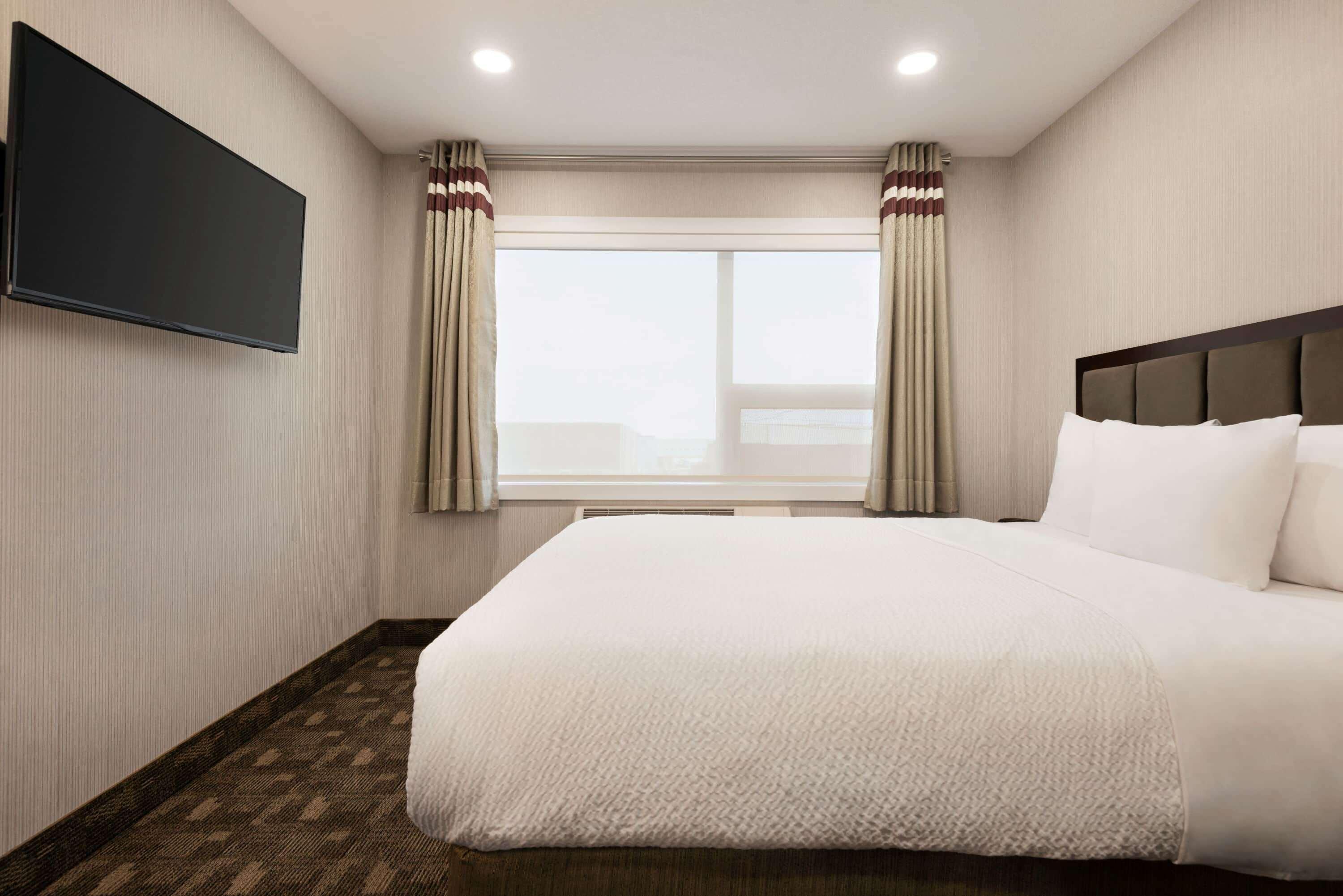 Days Inn By Wyndham Wainwright Bagian luar foto